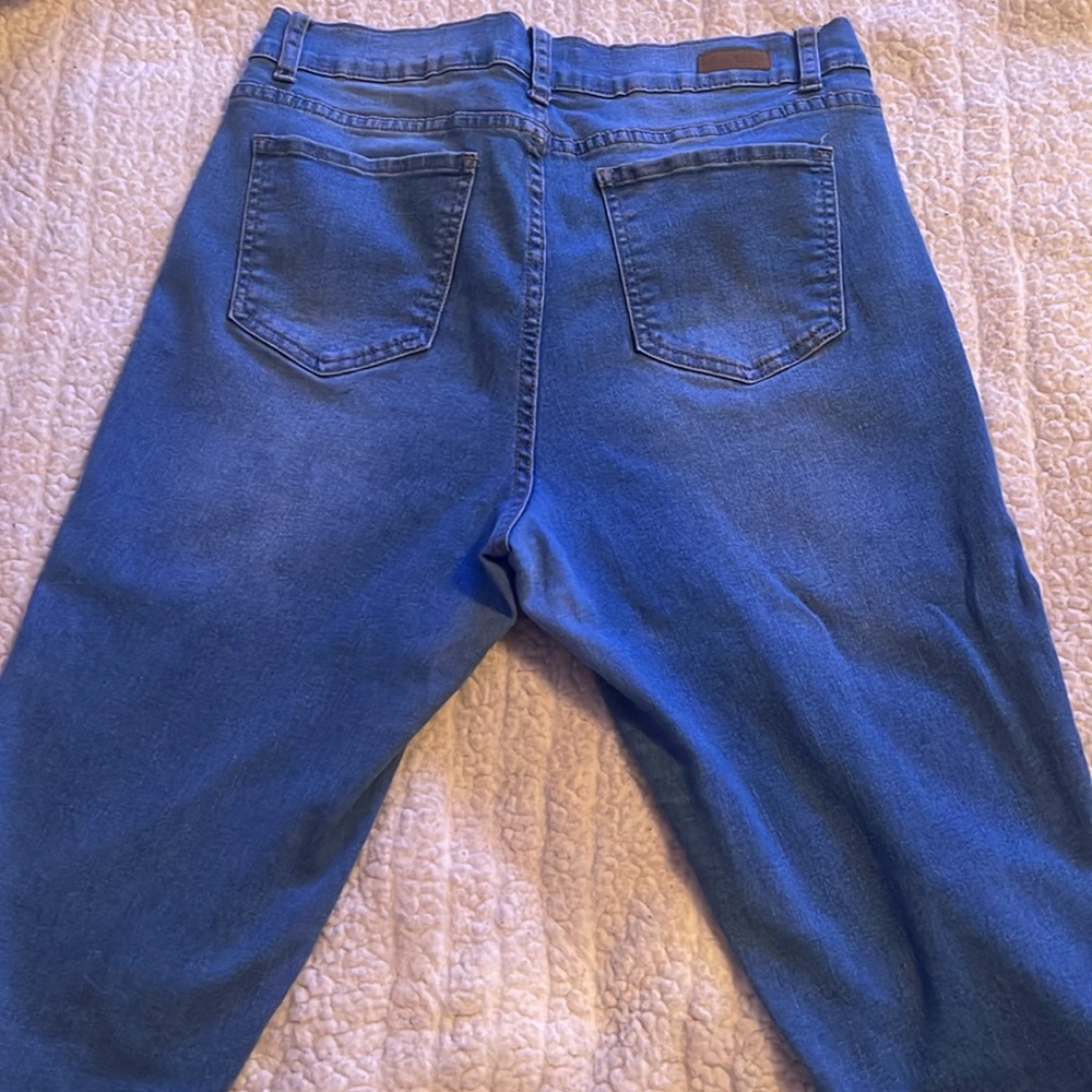 BLEU Jeans - Picture 4 of 4
